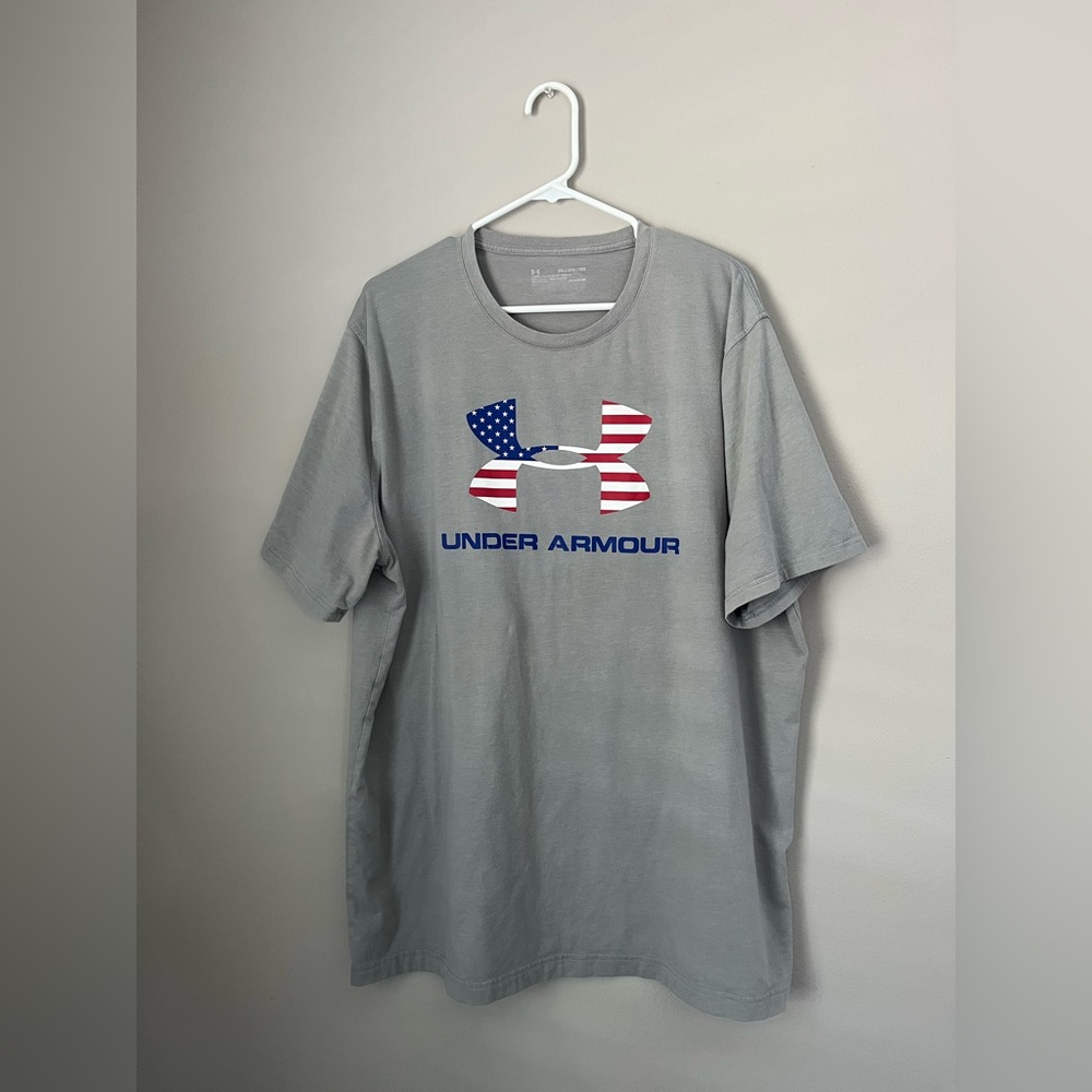 Men’s Under Armour Shirt 2XL